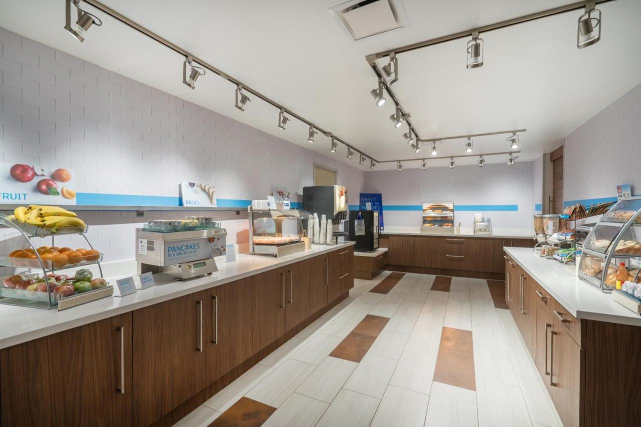 Holiday Inn Express Radcliff Fort Knox By Ihg Eksteriør bilde