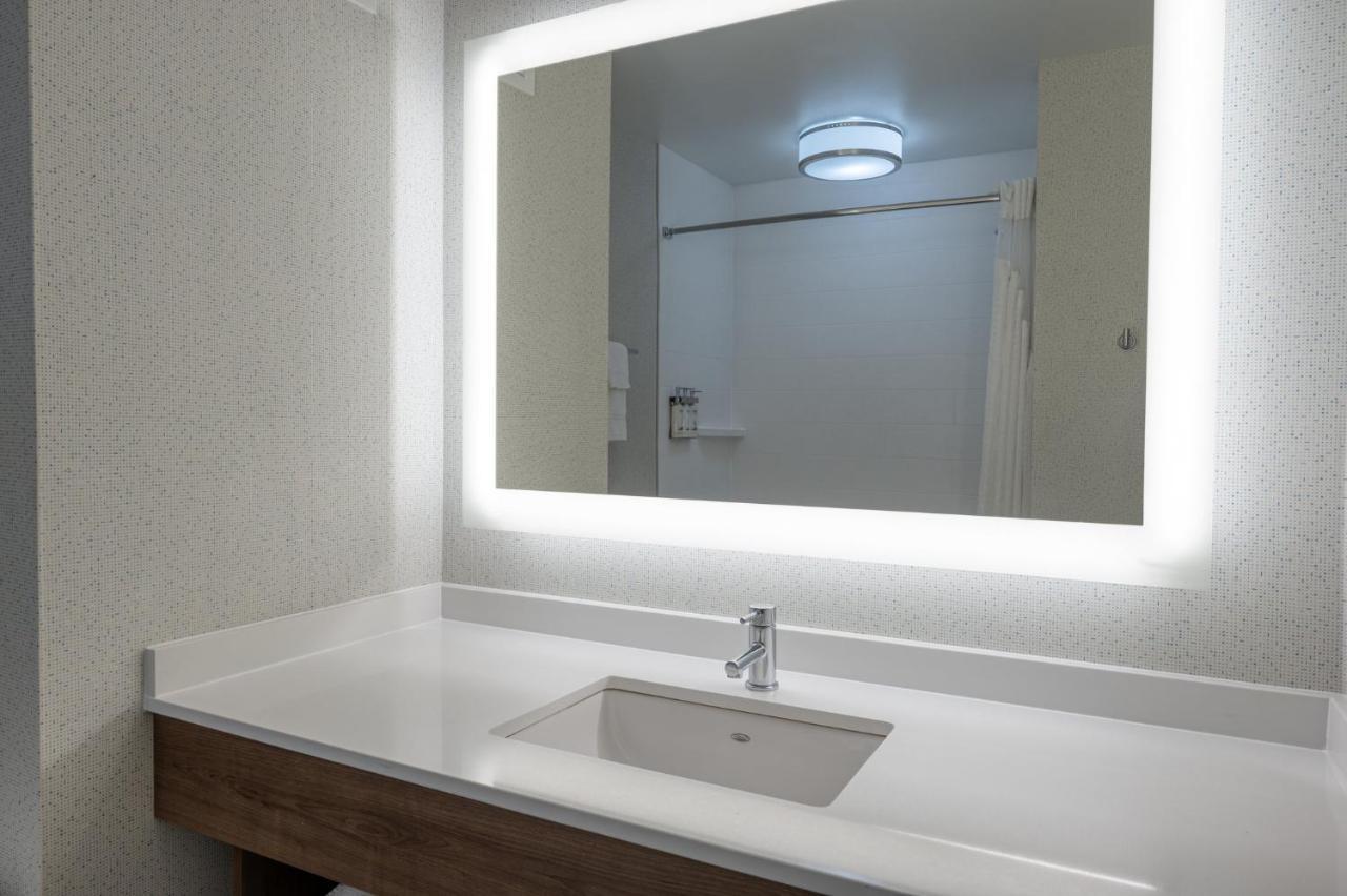 Holiday Inn Express Radcliff Fort Knox By Ihg Eksteriør bilde