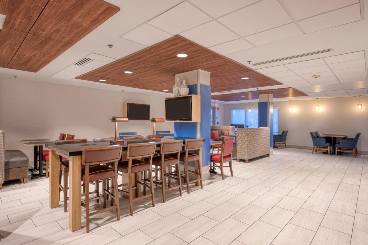 Holiday Inn Express Radcliff Fort Knox By Ihg Eksteriør bilde