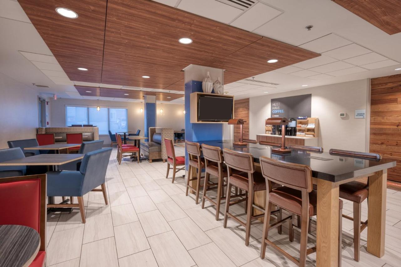 Holiday Inn Express Radcliff Fort Knox By Ihg Eksteriør bilde