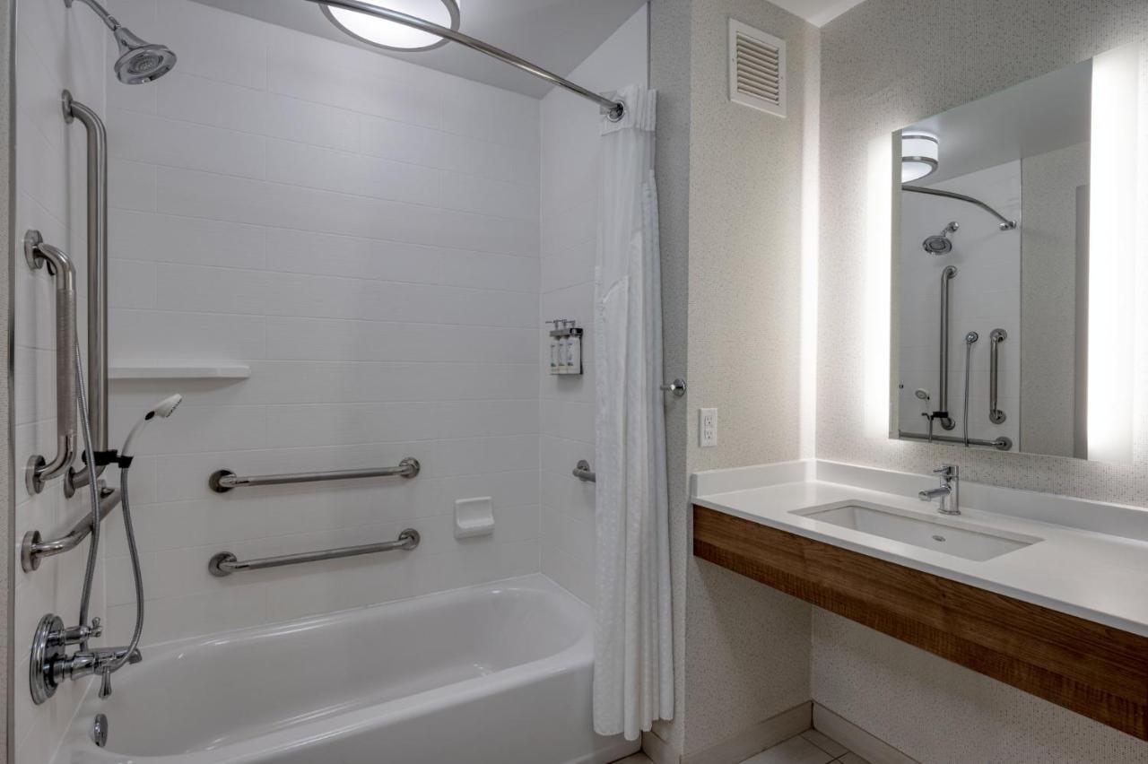 Holiday Inn Express Radcliff Fort Knox By Ihg Eksteriør bilde