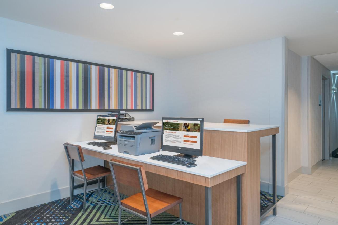 Holiday Inn Express Radcliff Fort Knox By Ihg Eksteriør bilde